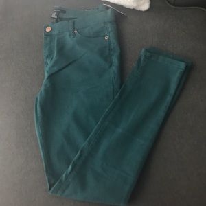 Brand new forest green skinny pants